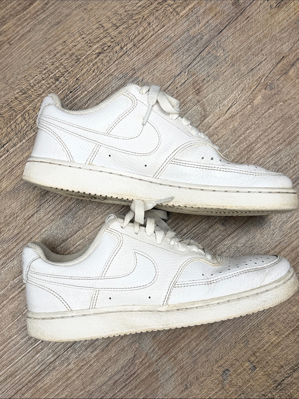Nike women’s Court Vision Low Next Nature Sneaker - size 6